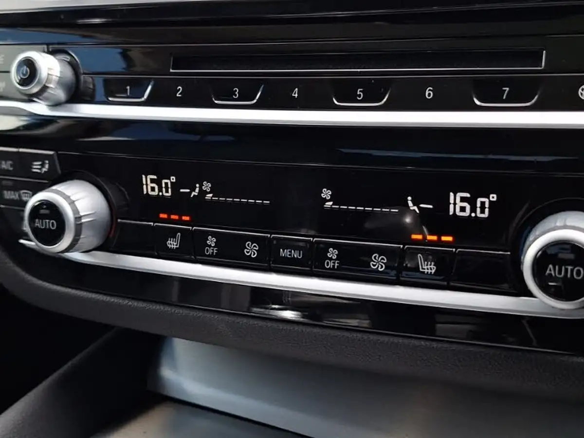 2017-bmw-5-series-20td-520d-se-190bhp-ss-saloon-4d-big-16