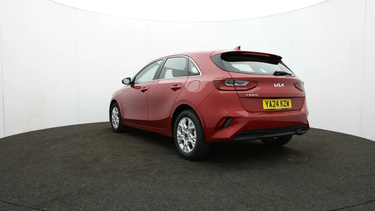 2024-kia-ceed-15-t-gdi-2-138bhp-hatchback-big-71