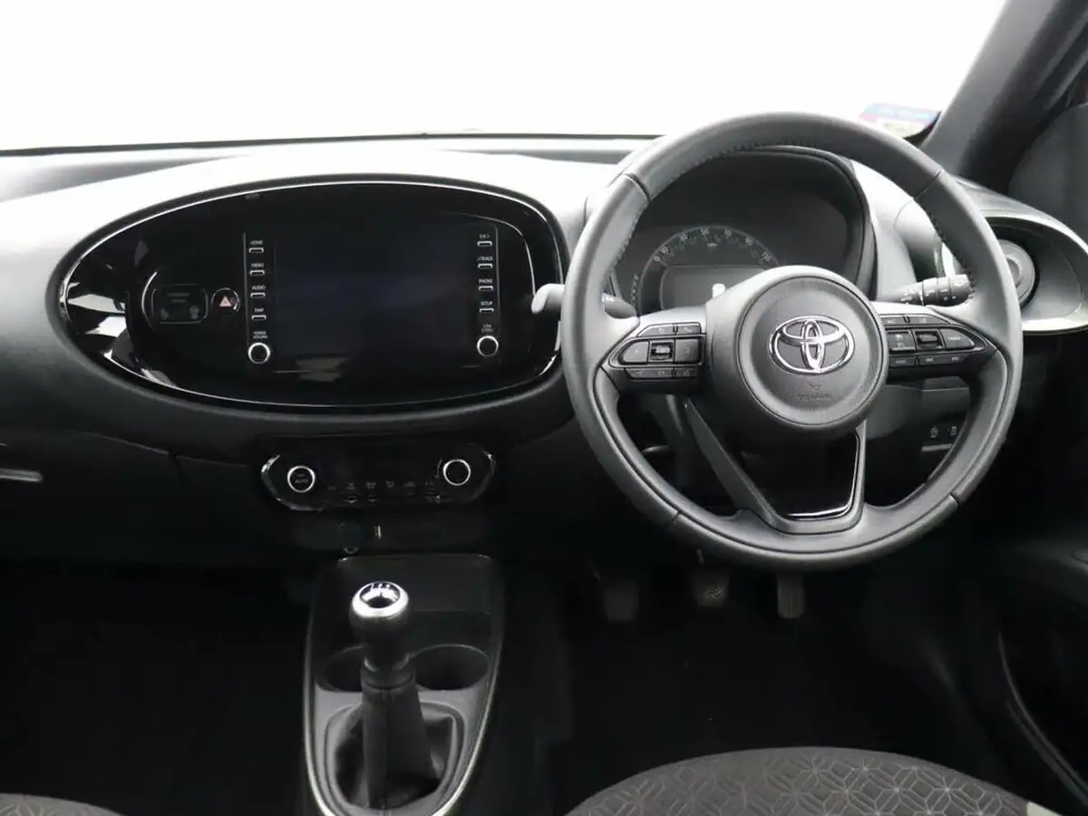 2023-toyota-aygo-x-10-vvt-i-edge-big-22