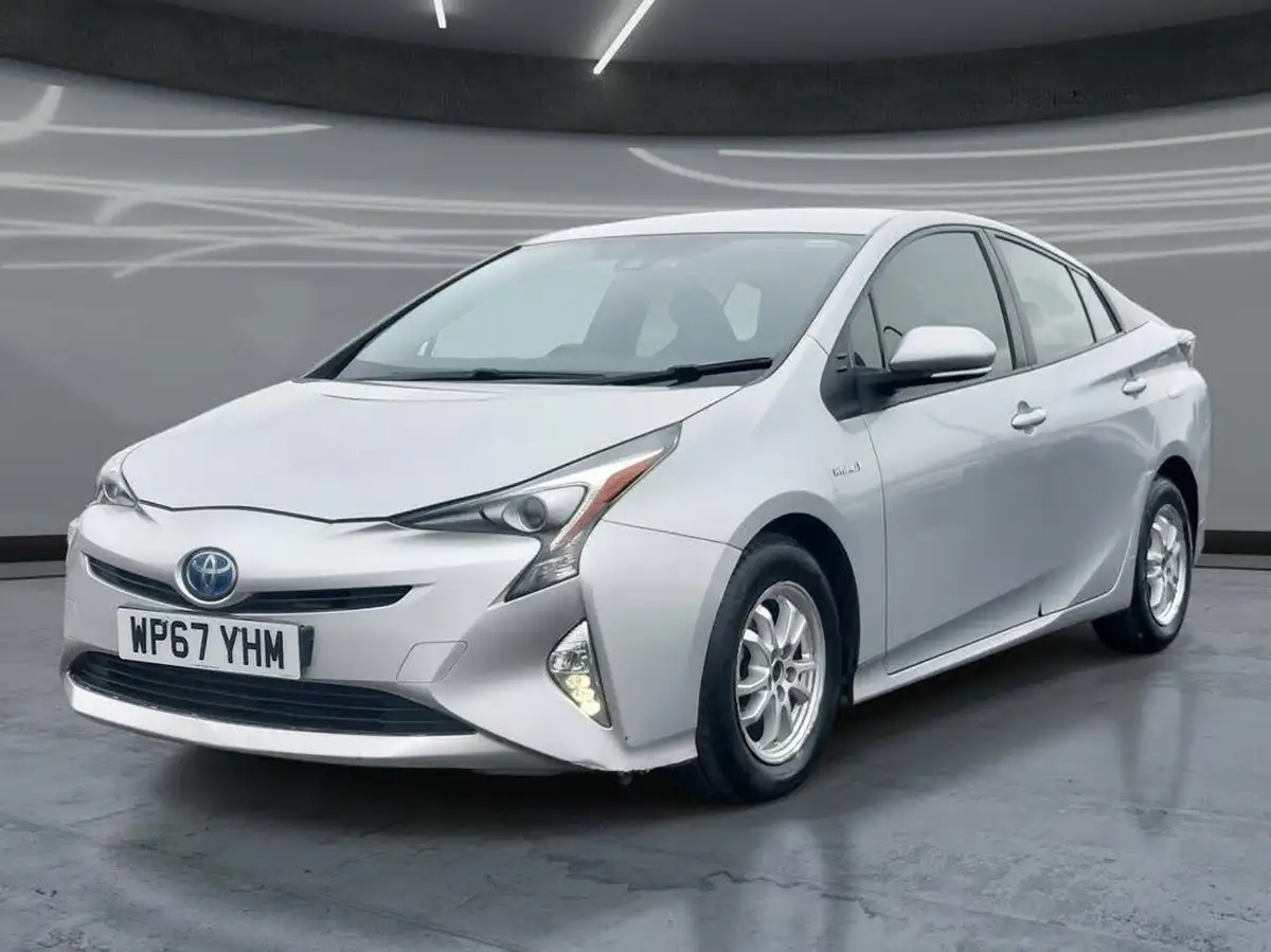 2017-toyota-prius-18-vvt-i-active-big-2