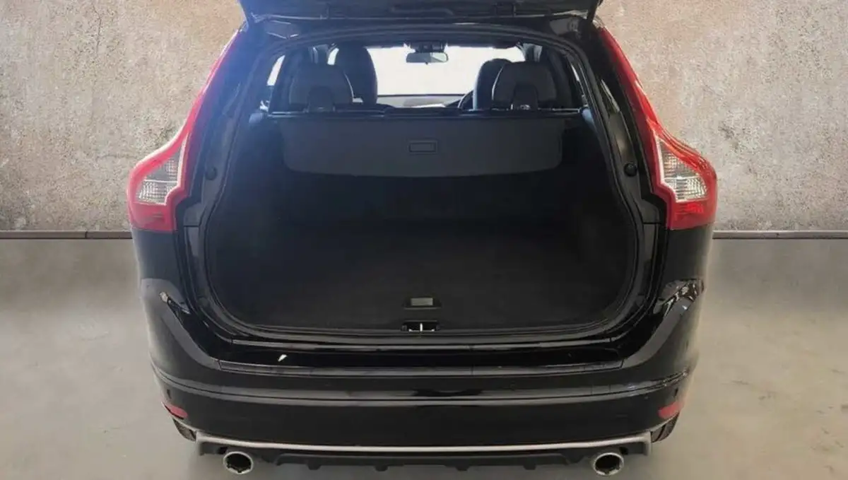 2017-volvo-xc60-20td-d4-r-design-nav-geartronic-big-5