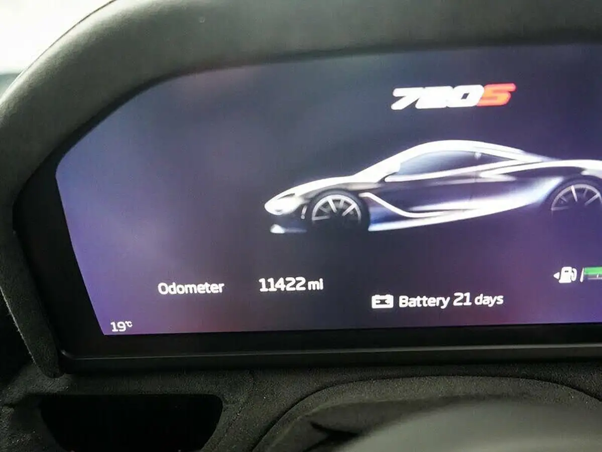 2018-mclaren-720s-40-luxury-big-26