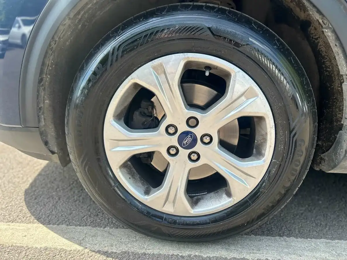 2021-ford-kuga-15-zetec-big-28