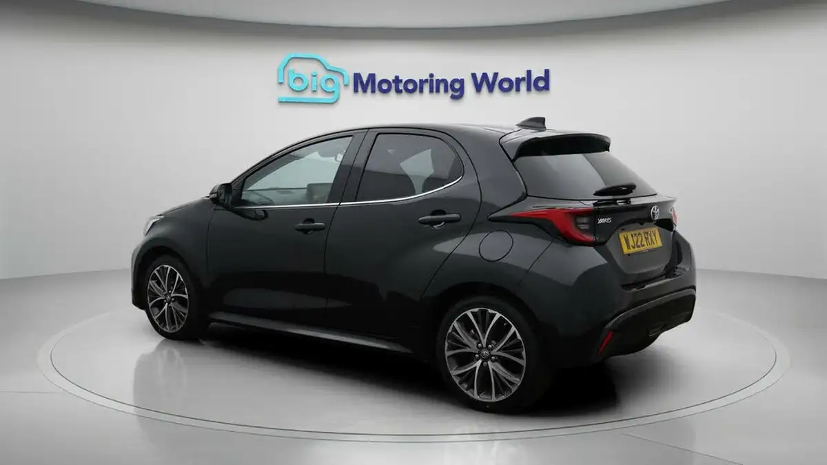 2022-toyota-yaris-15-vvt-i-excel-big-5