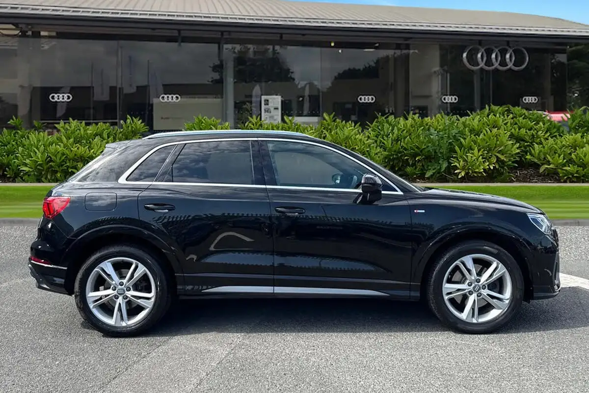 2019-audi-q3-20-40-tfsi-s-line-big-2