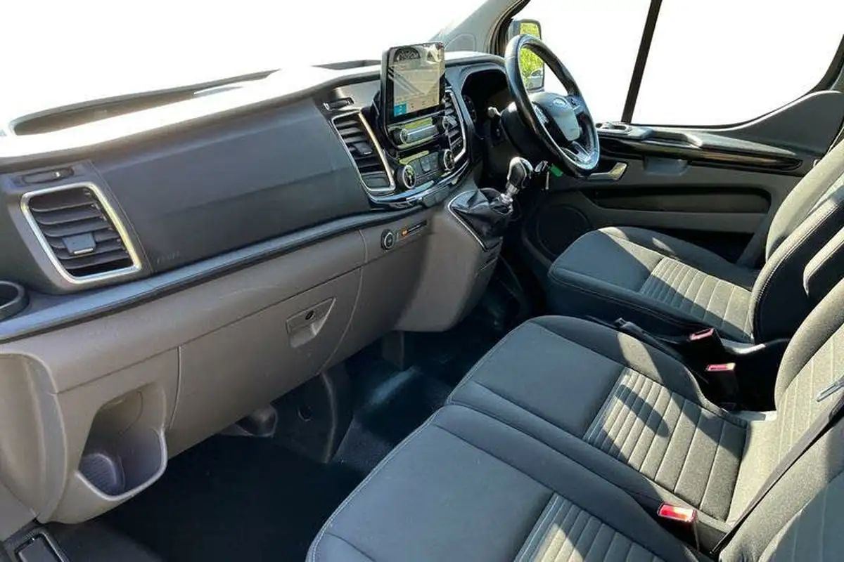 2018-ford-transit-custom-20tdci-300-l1h1-limited-130pseu6-panel-van-big-2