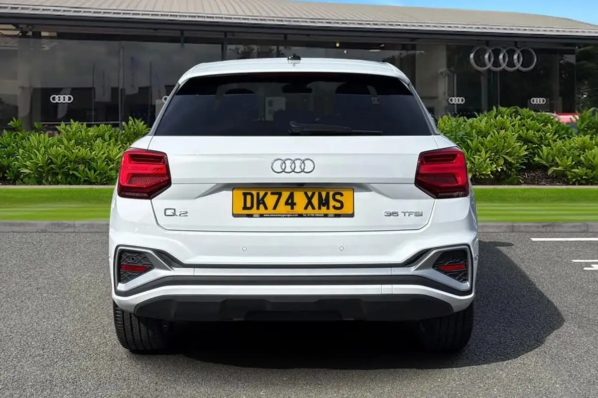 2024-audi-q2-15-35-tfsi-s-line-tronic-big-3