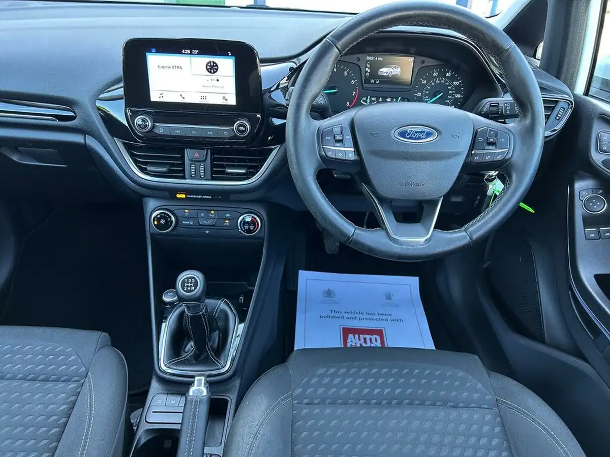 2017-ford-fiesta-11-ti-vct-zetec-5d-big-12