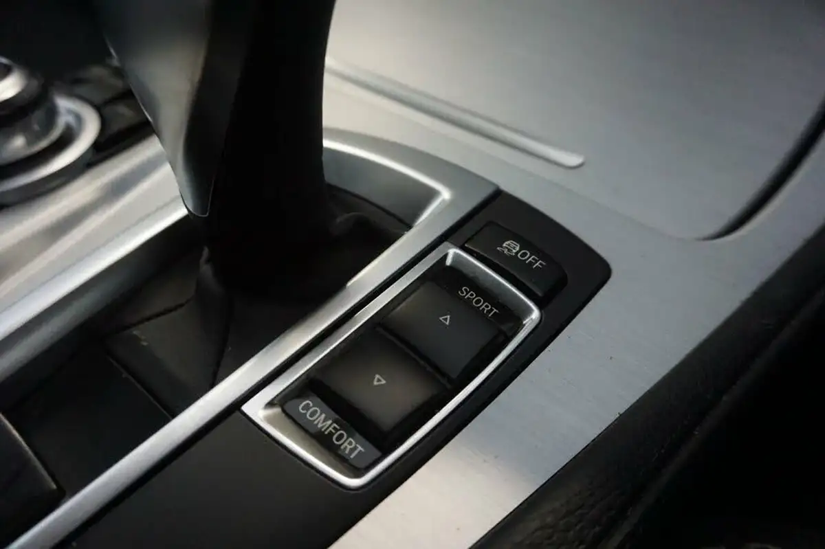 2016-bmw-5-series-30td-530d-m-sport-258bhp-saloon-4d-big-33