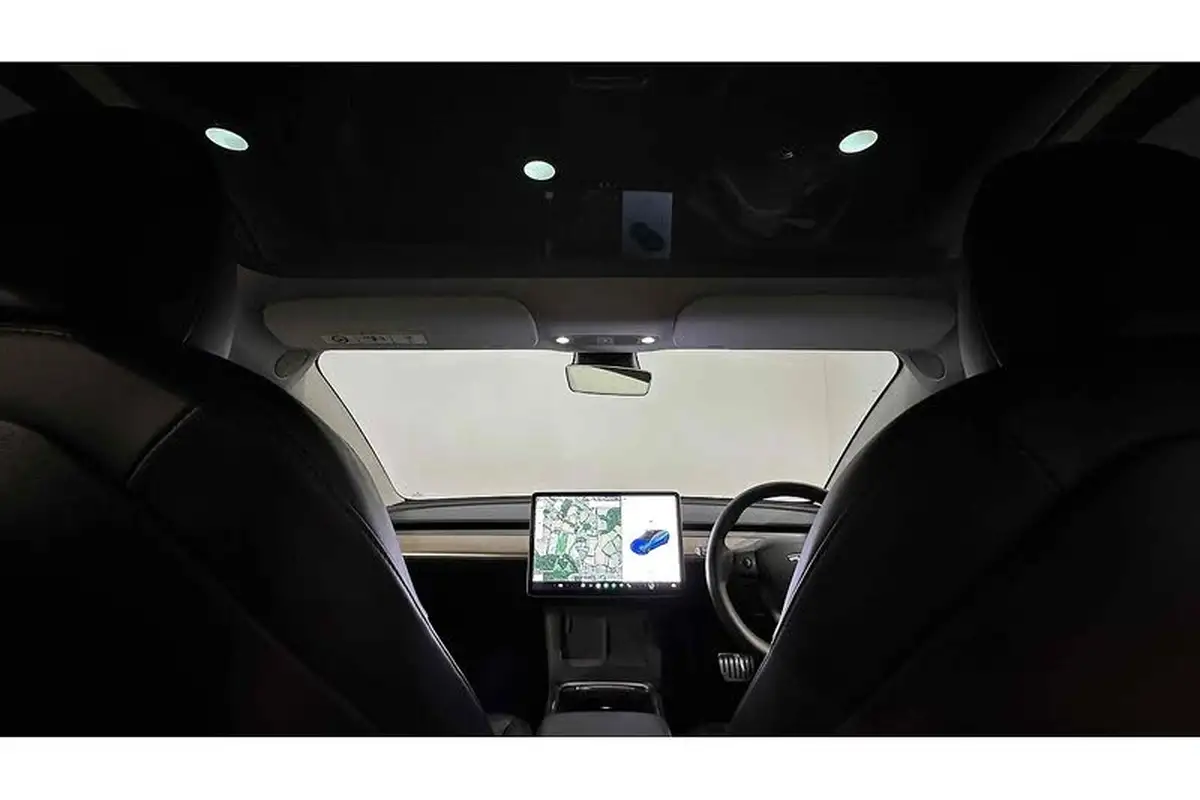 2020-tesla-model-3-e-performance-big-1