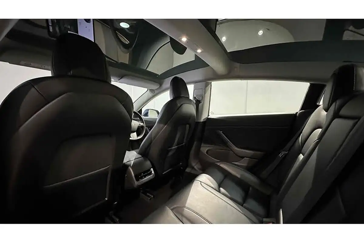 2020-tesla-model-3-e-performance-big-25