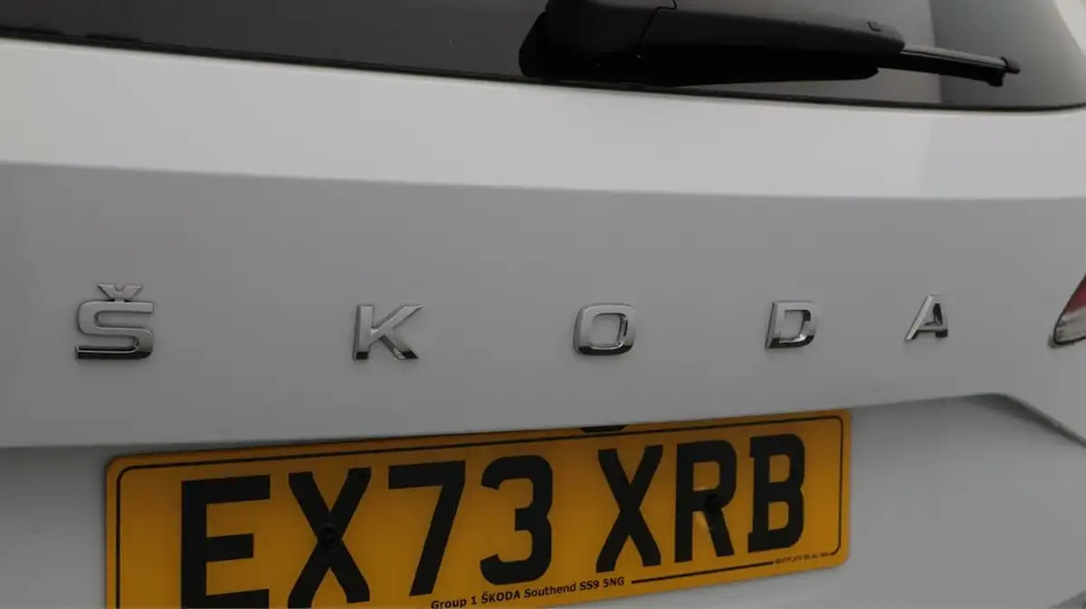 2023-skoda-karoq-15-tsi-se-l-dsg-big-21