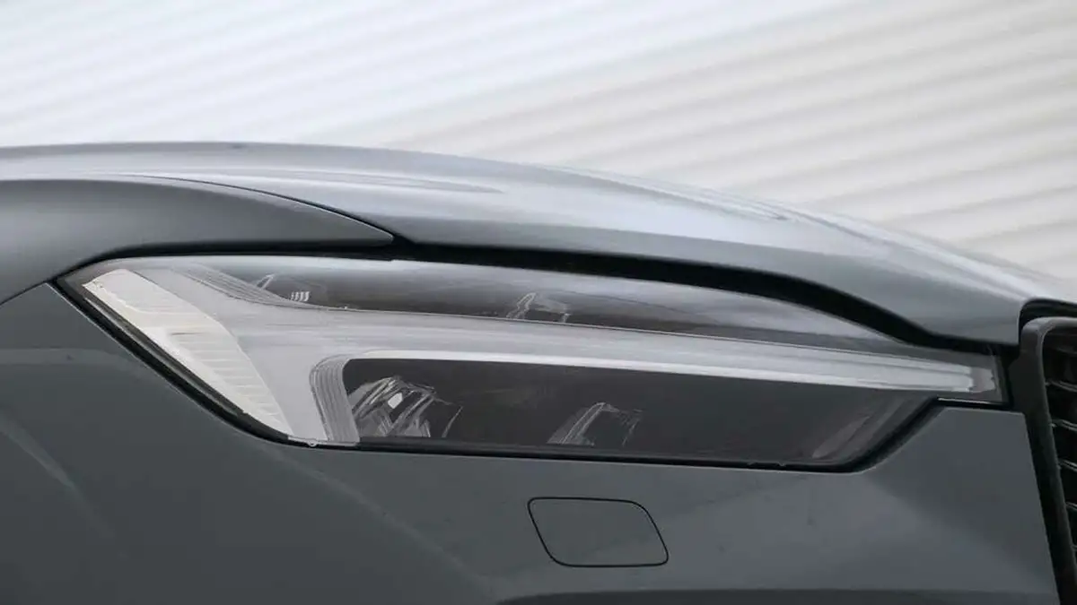 2024-volvo-xc60-20-t8-ultimate-dark-big-21