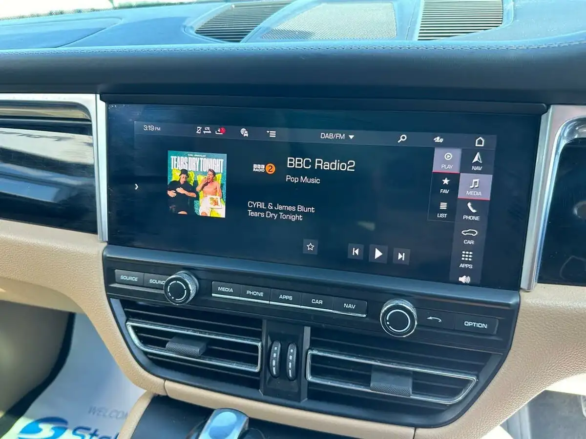 2019-porsche-macan-30-v6-s-big-3