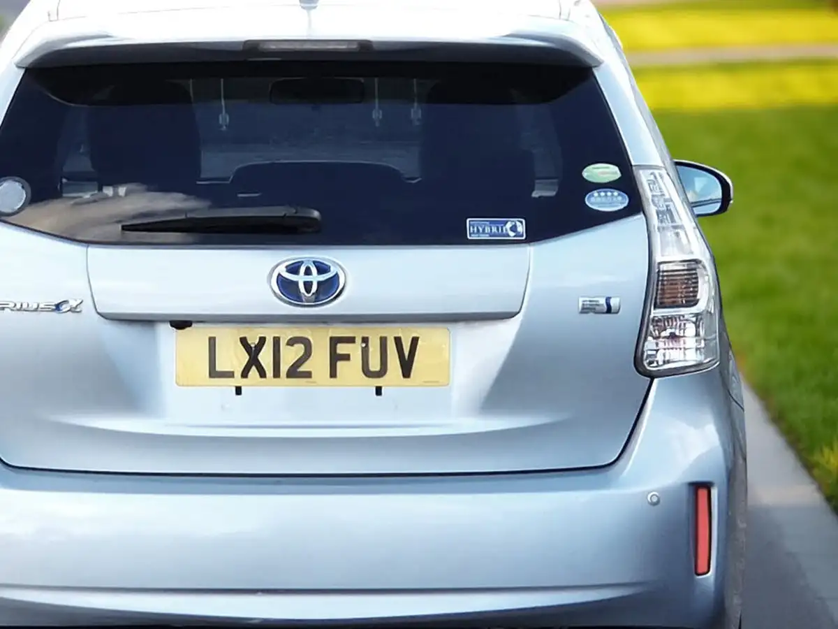 2012-toyota-prius-18-vvt-i-t4-hybrid-big-67