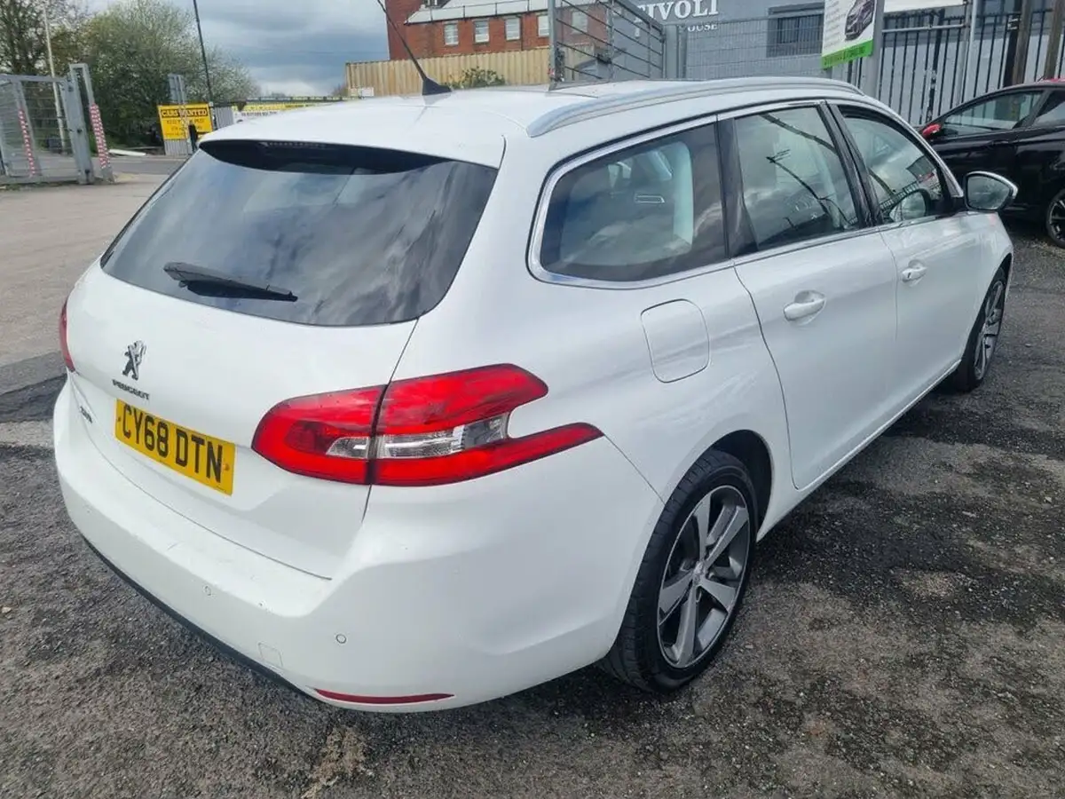 2019-peugeot-308-sw-12-puretech-allure-130bhp-big-1
