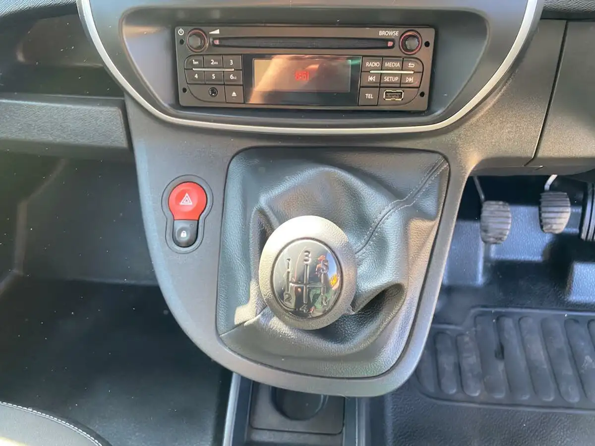2015-renault-kangoo-15td-ml19-dci-75-business-panel-big-34