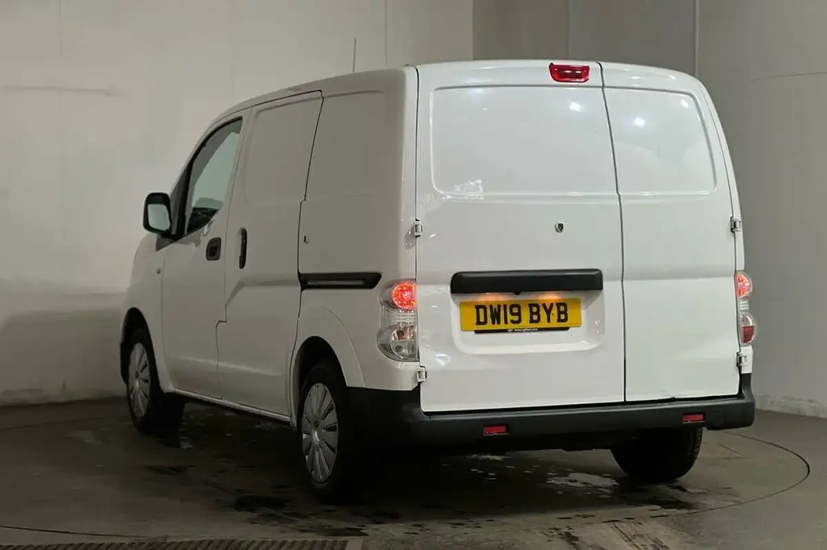 2019-nissan-env200-e-acenta-panel-van-auto-big-15