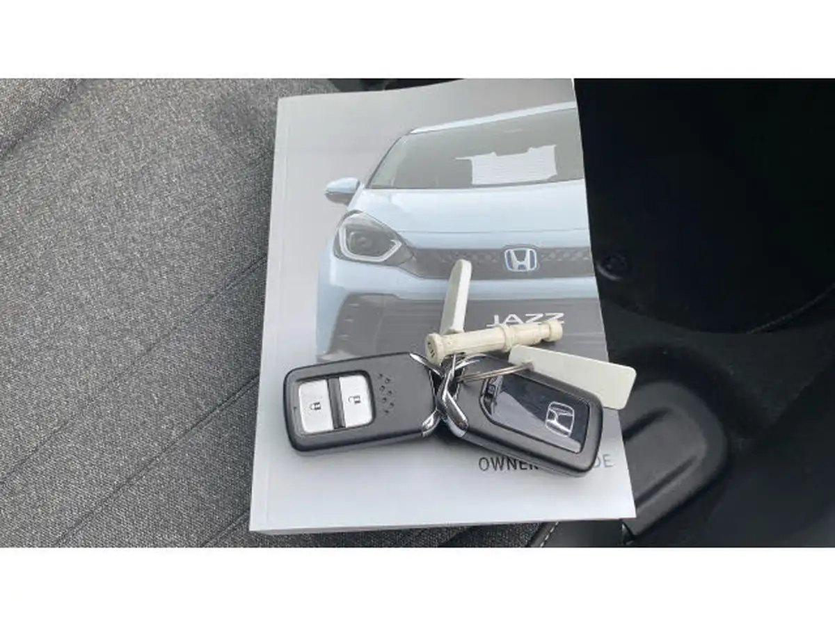 2024-honda-jazz-15-i-mmd-advance-big-18