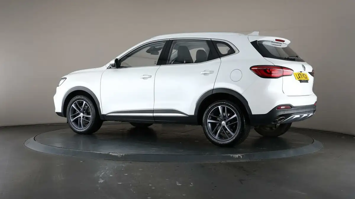 2022-mg-hs-15t-gdi-exclusive-162ps-big-74