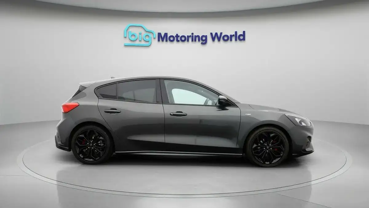 2019-ford-focus-10t-st-line-x-ss-hatchback-big-7