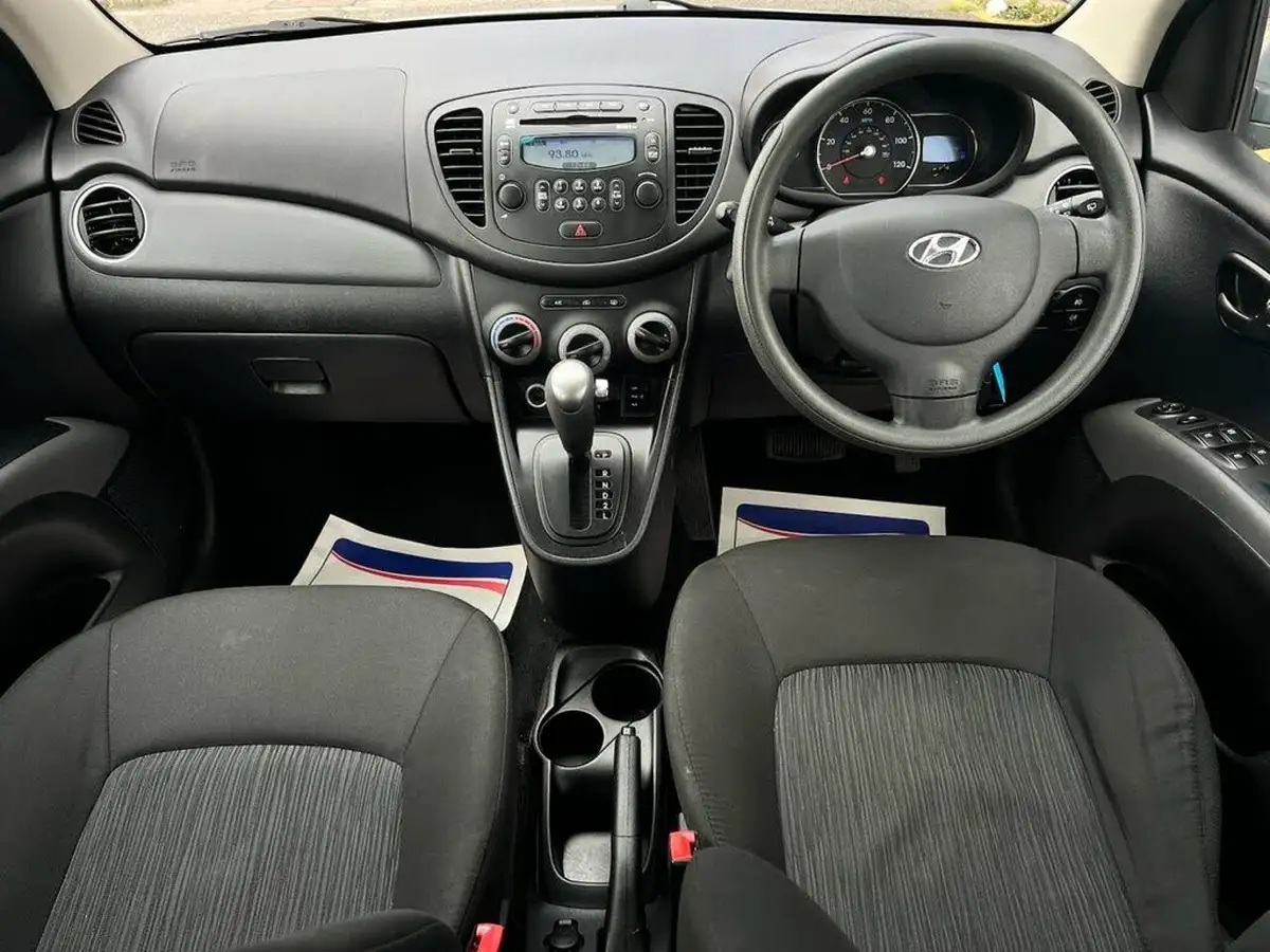 2013-hyundai-i10-12-active-auto-big-6