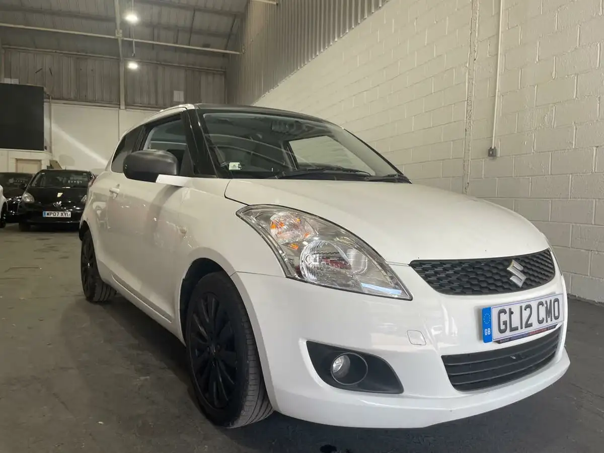 2012-suzuki-swift-12-attitude-3d-big-2