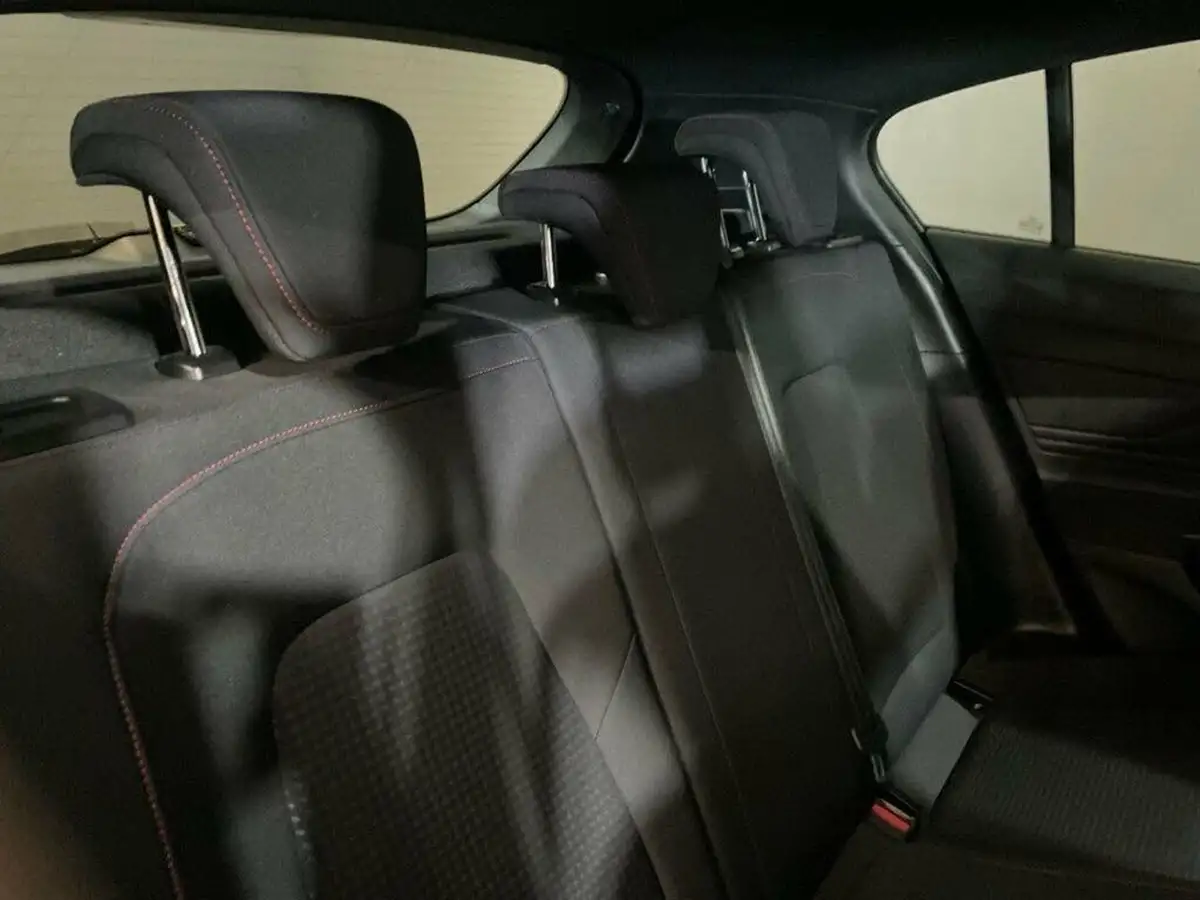 2019-ford-focus-10t-st-line-hatchback-big-25