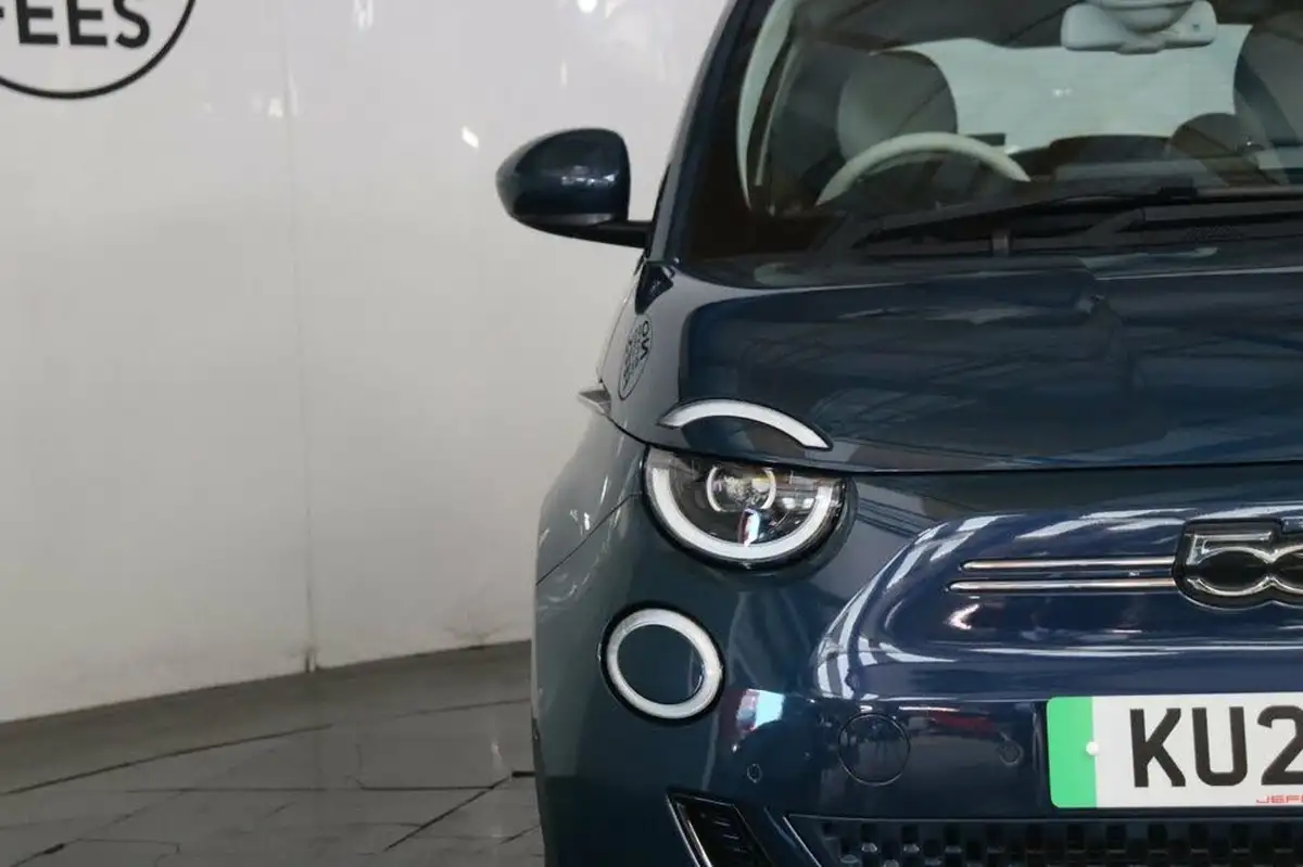 2021-fiat-500-e-la-prima-big-11