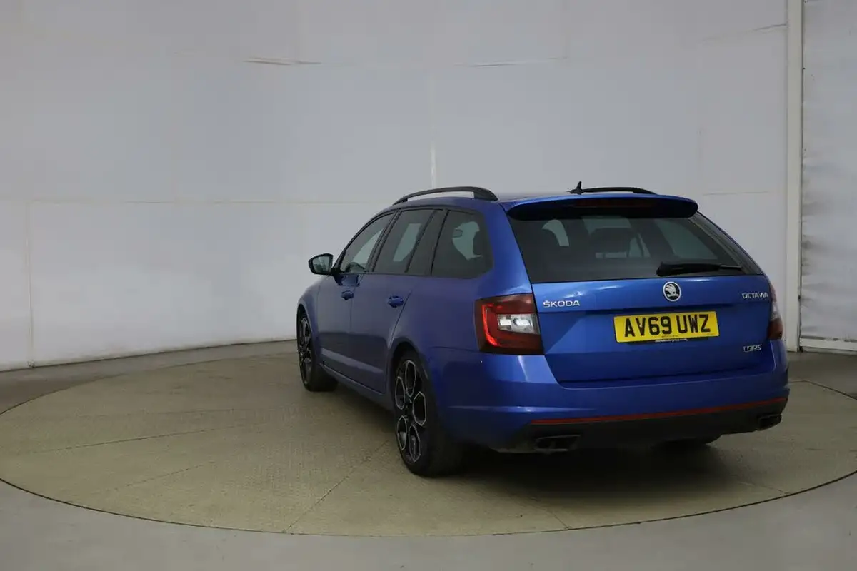 2019-skoda-octavia-20-tsi-vrs-challenge-estate-dsg-big-1