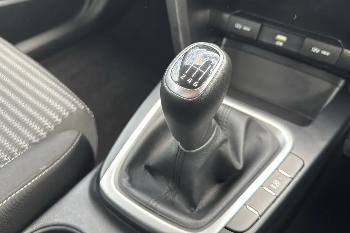 2022-kia-xceed-10-t-gdi-2-big-12