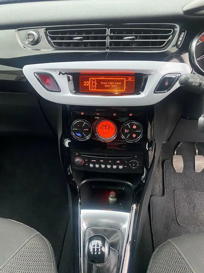 2014-citroen-ds3-16e-hdi-dstyle-plus-90bhp-airdream-big-12