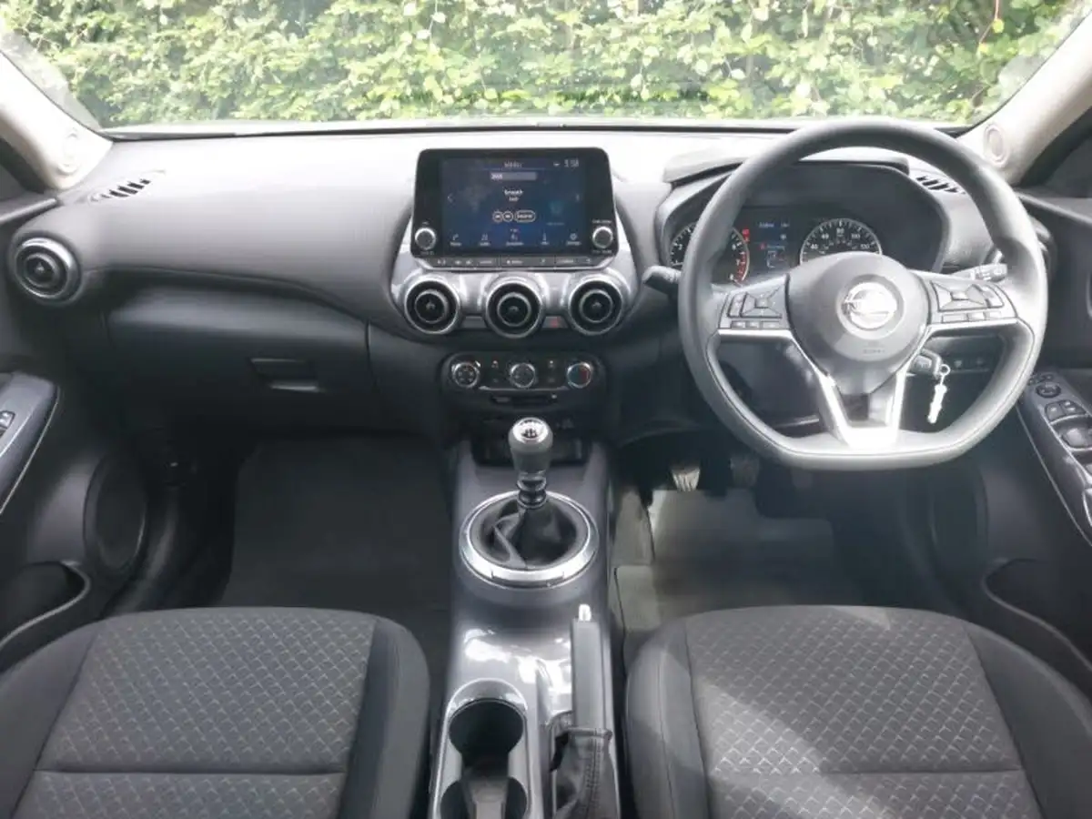 2022-nissan-juke-10-dig-t-acenta-big-2
