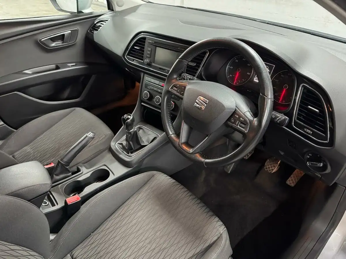 2013-seat-leon-20td-se-big-31