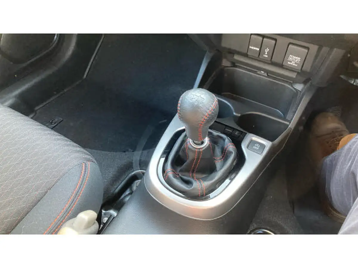 2018-honda-jazz-15-i-vtec-sport-navi-big-24
