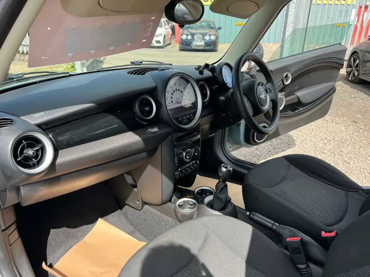 2013-mini-cooper-16-cooper-122bhp-sport-chili-hatchback-3d-big-13