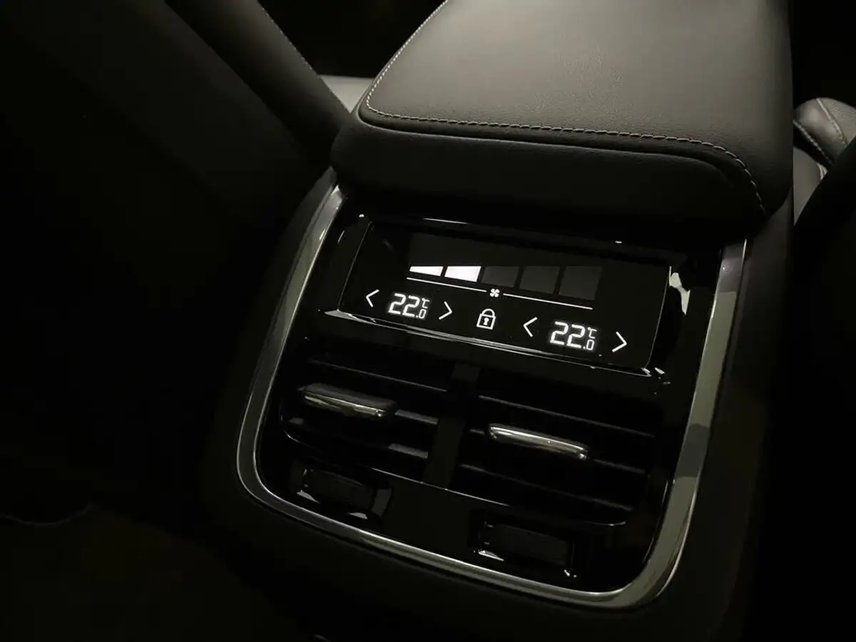 2020-volvo-xc60-20td-b5-r-design-pro-big-28
