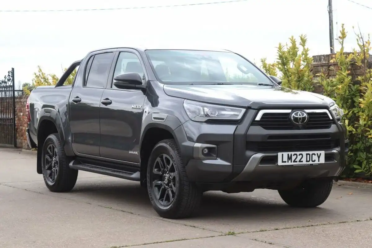 2022-toyota-hi-lux-28d-4d-invincible-x-204hpeu6d-2755cc-auto-big-10