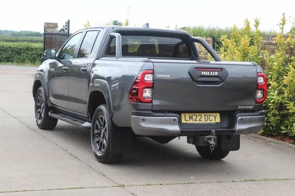 2022-toyota-hi-lux-28d-4d-invincible-x-204hpeu6d-2755cc-auto-big-6