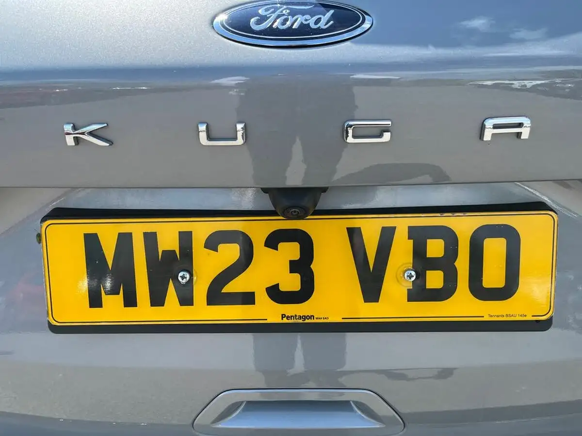 2023-ford-kuga-big-19
