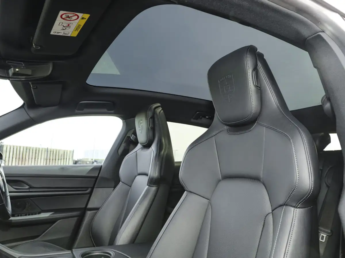 2022-porsche-taycan-e-4s-cross-turismo-big-9