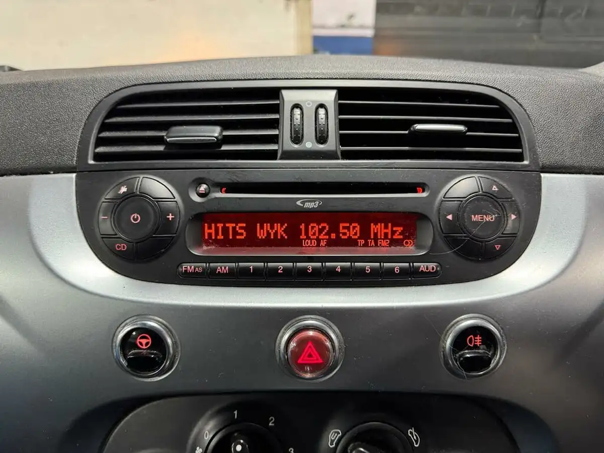 2015-fiat-500-12-s-big-39