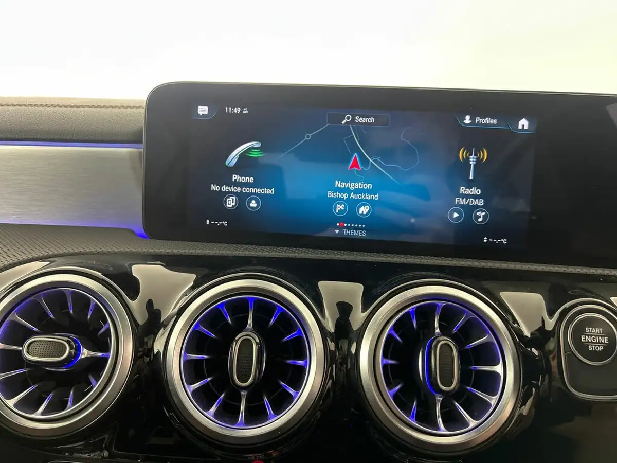 2021-mercedes-benz-cla-big-24