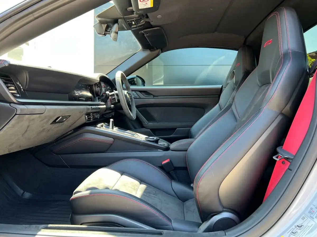2024-porsche-911-30-targa-4-gts-480ps-2981cc-pdk-big-21