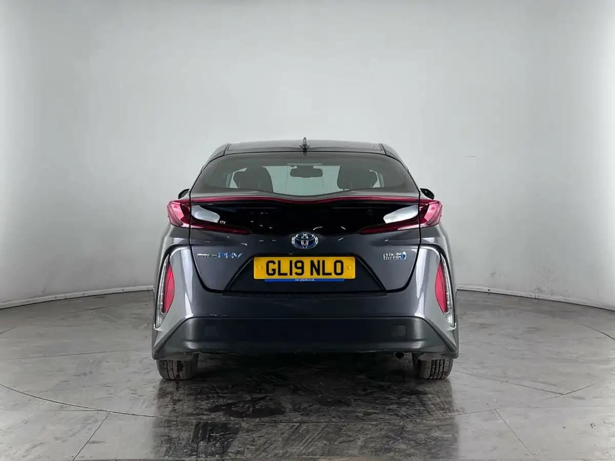 2019-toyota-prius-18-vvt-i-business-edition-plus-ss-cvt-big-8