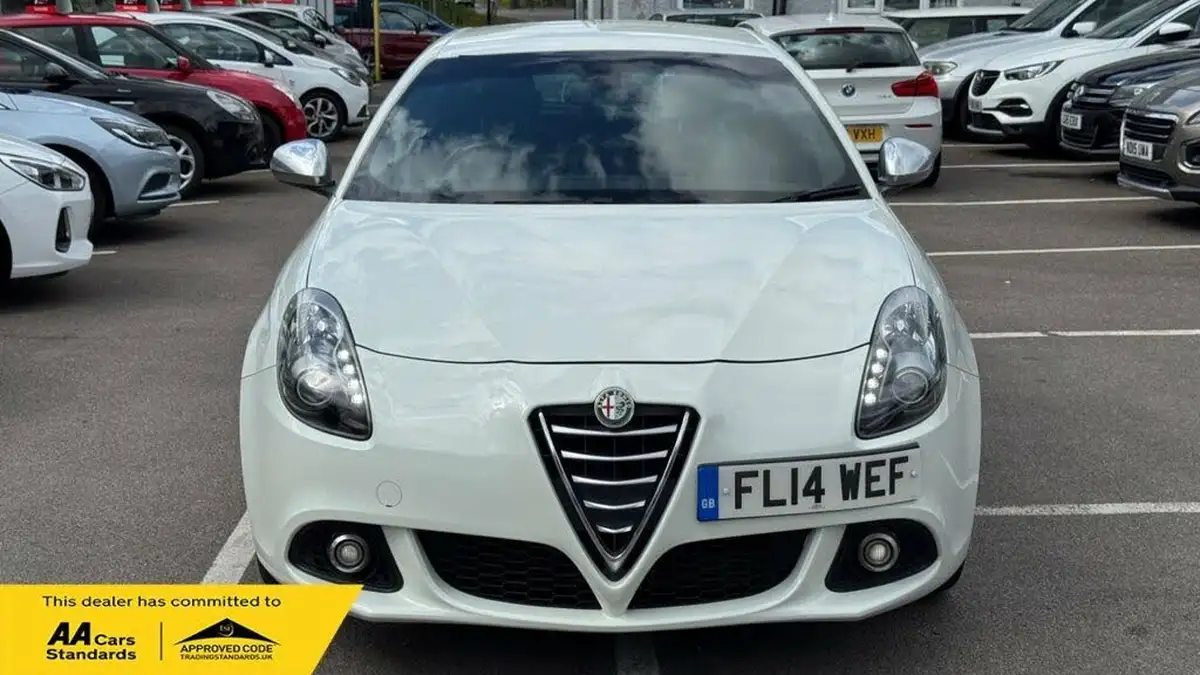 2014-alfa-romeo-giulietta-14-exclusive-big-1