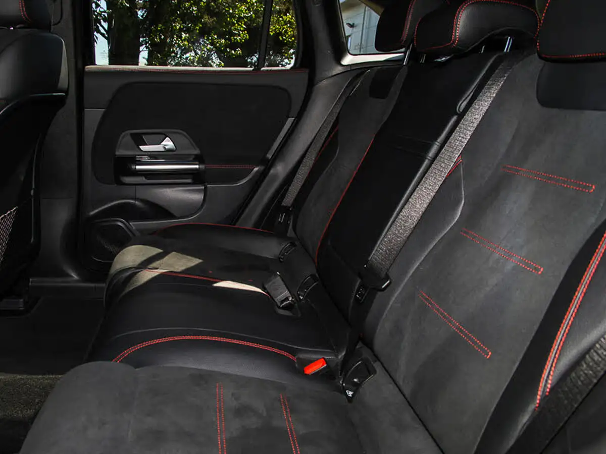 2021-mercedes-benz-eqa-e-eqa-250-amg-line-big-5