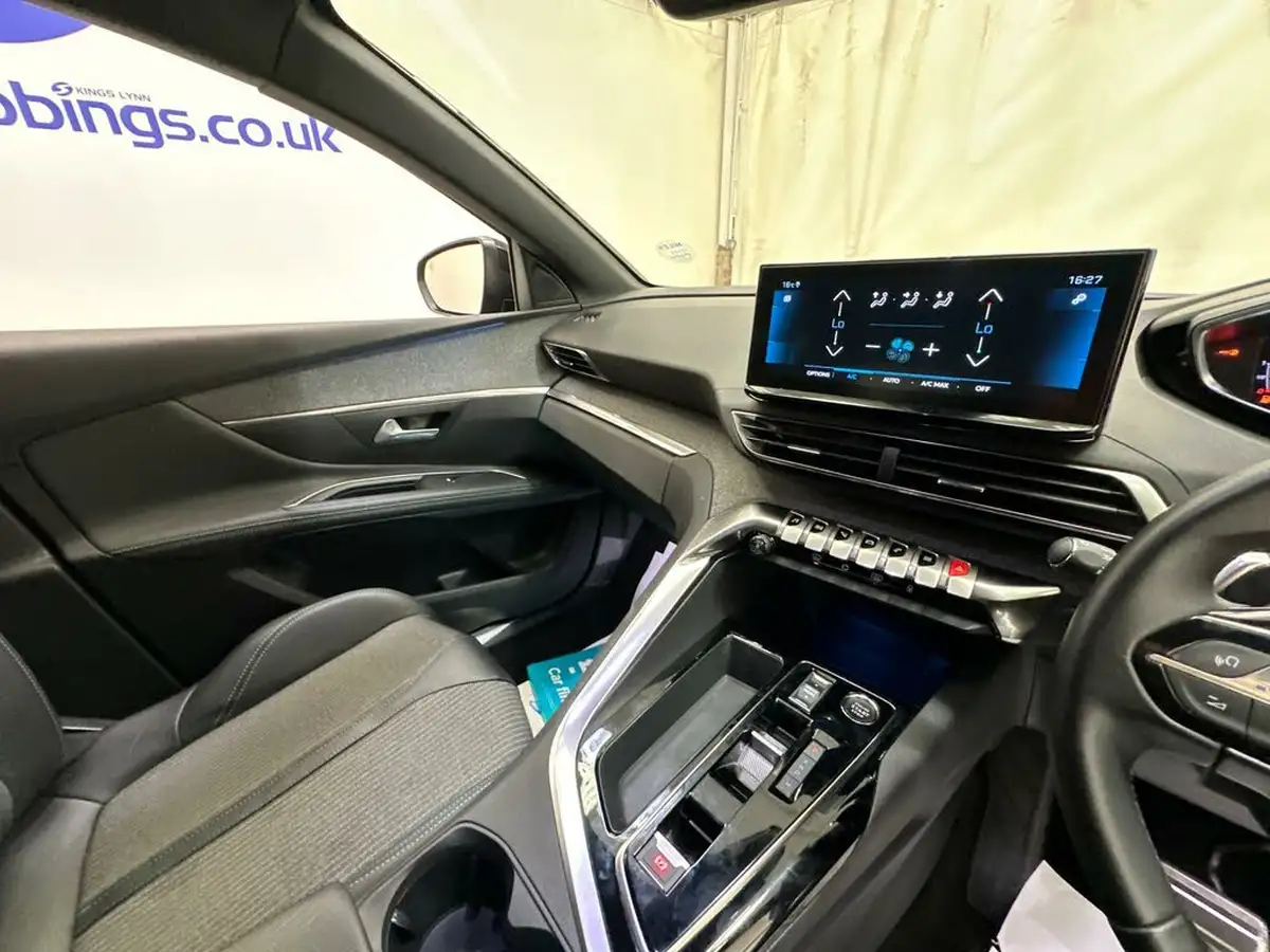 2023-peugeot-5008-suv-12-puretech-allure-premium-eat8-big-16