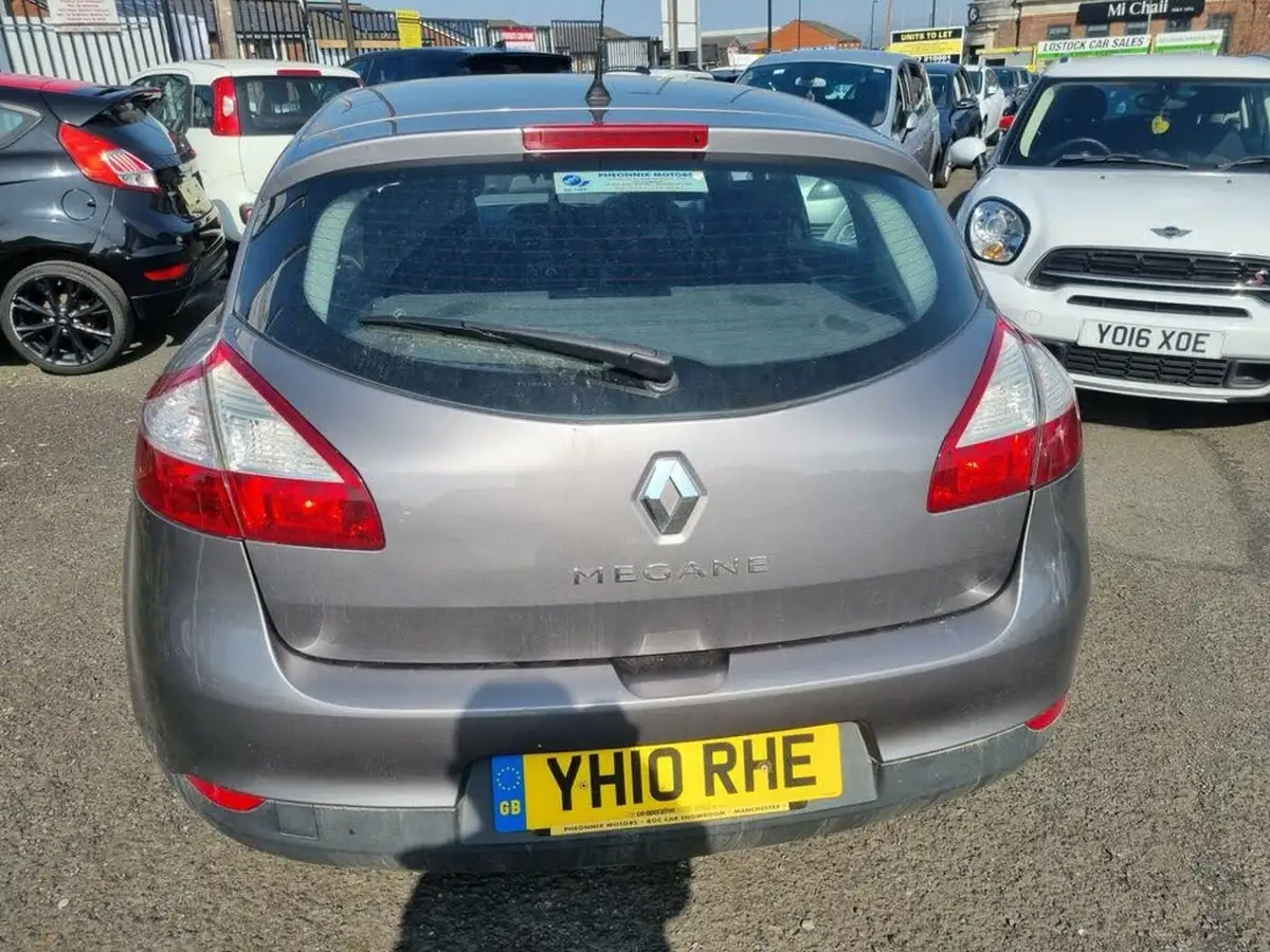 2010-renault-megane-16-extreme-100bhp-hatchback-5d-big-10