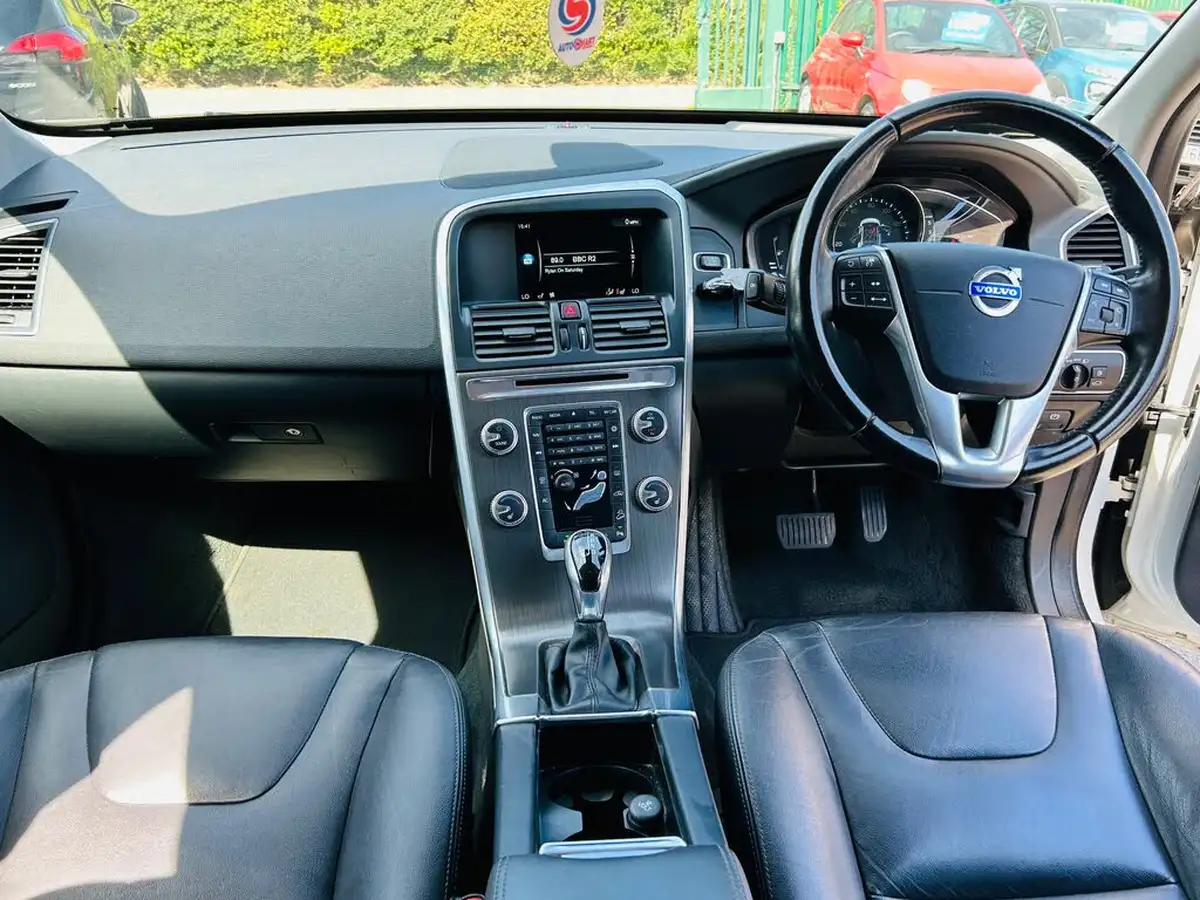 2015-volvo-xc60-24td-d5-se-lux-215bhp-geartronic-big-16
